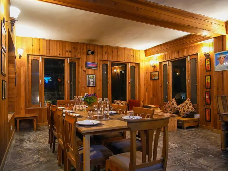 Prabhat Homestay Tirthan Dining Area